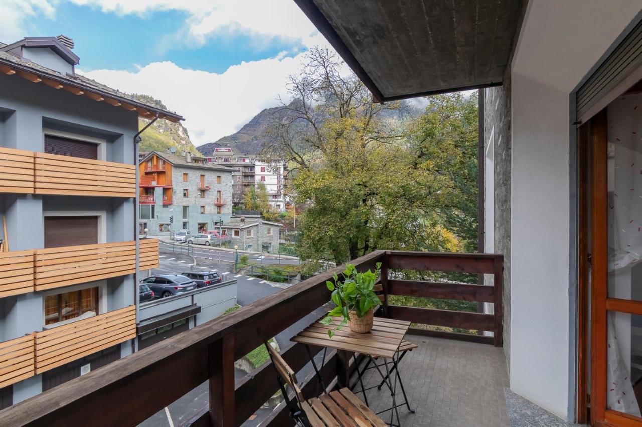 Appartement Ihost Flat - Valmalenco Centro à Chiesa in Valmalenco Extérieur photo